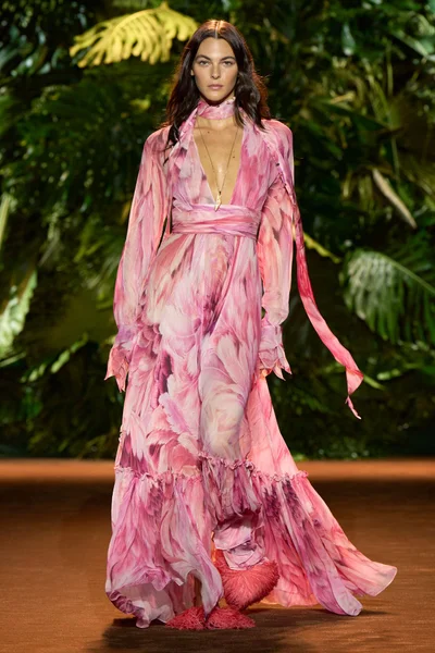 Look 3